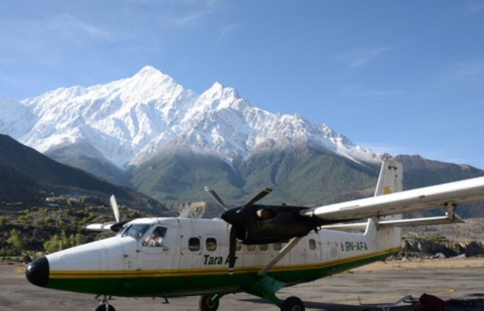 Fly from Jomsom to Pokhara