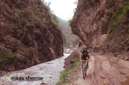 Annapurna Circuit with Upper Mustang Mountain Biking