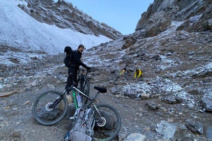 Annapurna Circuit with Upper Mustang Mountain Biking