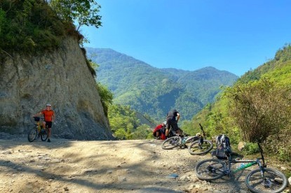 Annapurna Circuit with Upper Mustang Mountain Biking