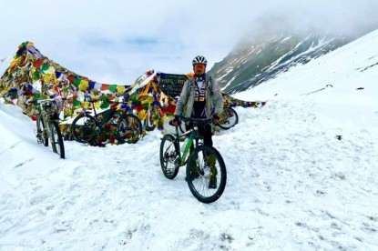 Annapurna Circuit with Upper Mustang Mountain Biking