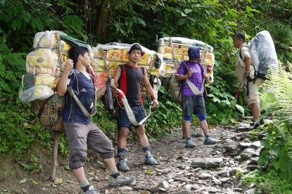 Porters on the way to Everest base camp