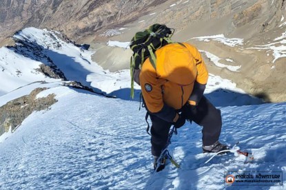  Pisang Peak Climbing