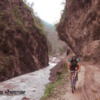 Annapurna Circuit with Upper Mustang Mountain Biking