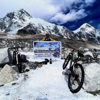 Road to Everest - Adventure cycling to Mt. Everest Base Camp